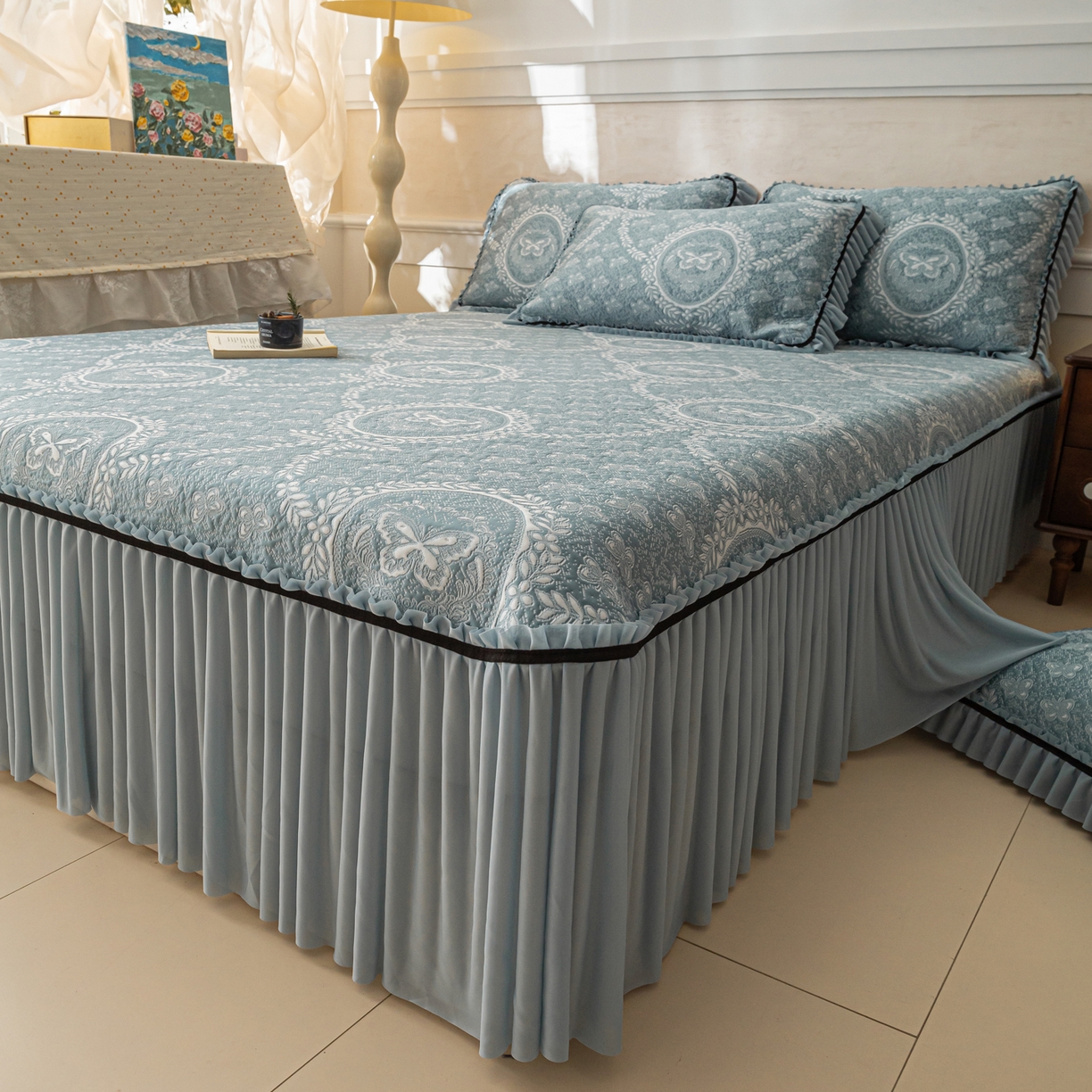 91家纺网 家纺一手货源 找家纺 雅居纺家纺 2026新款花间蝶梦款凉感床裙凉席席子 花间蝶梦-蓝