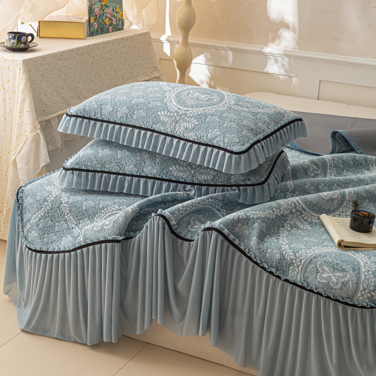 91家纺网 家纺一手货源 找家纺 雅居纺家纺 2026新款花间蝶梦款凉感床裙凉席席子 花间蝶梦-蓝