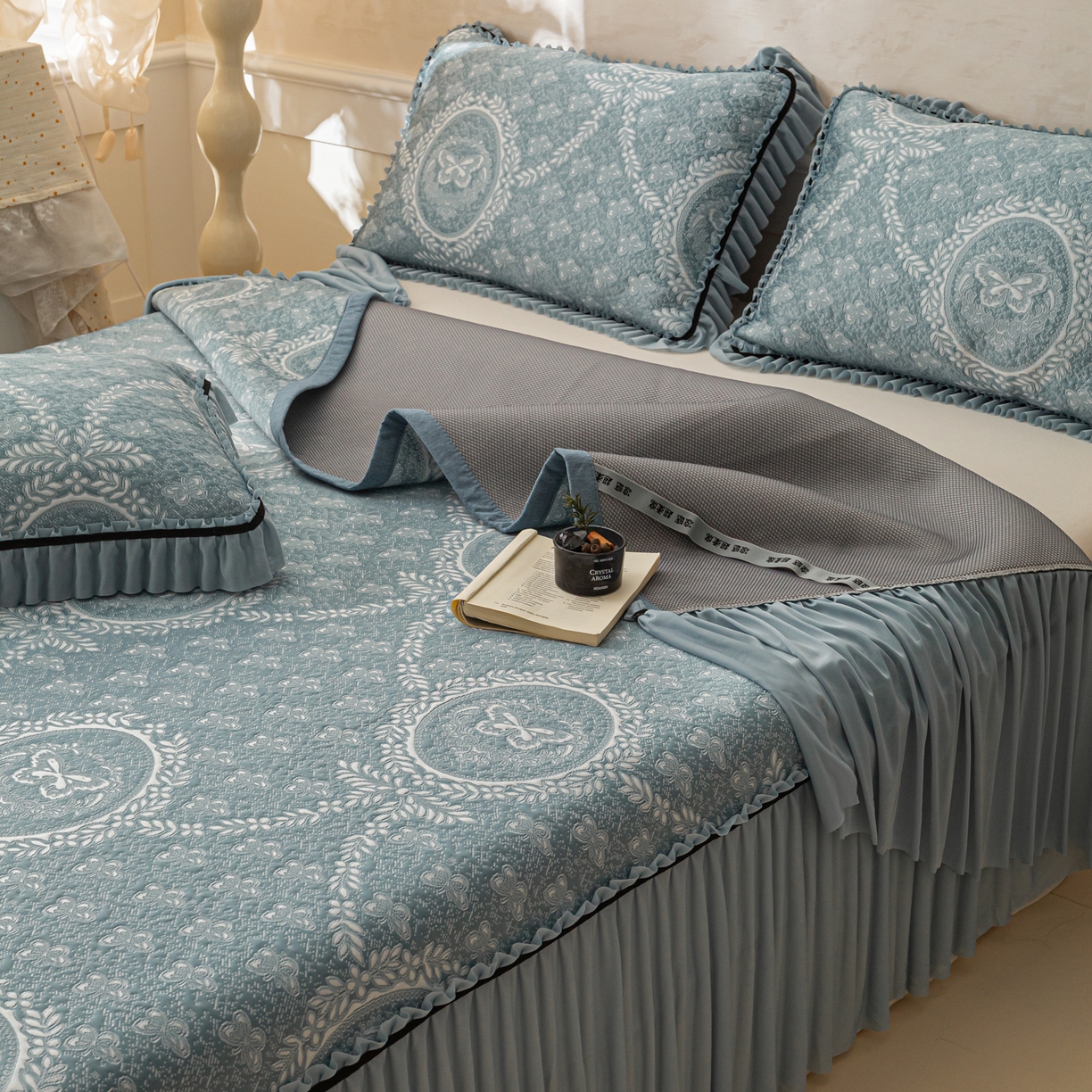 91家纺网 家纺一手货源 找家纺 雅居纺家纺 2026新款花间蝶梦款凉感床裙凉席席子 花间蝶梦-蓝