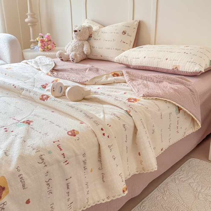 梦舒阳 2026新款泡芙棉夏被花边款泡芙纱夏凉被四件套空调被带小熊吊牌 英文熊