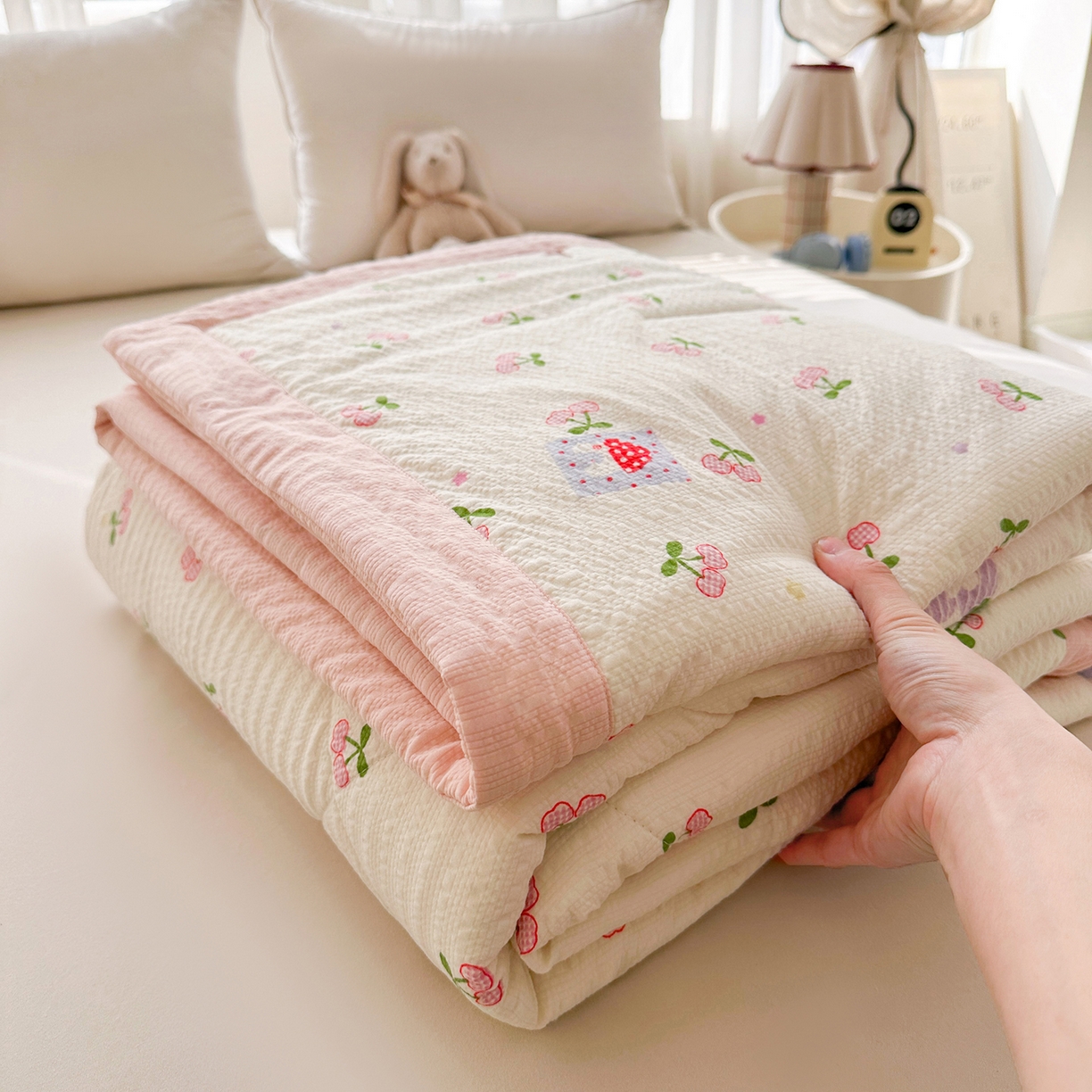 91家纺网 家纺一手货源 找家纺 （总）魅图家纺 2026新款泡芙纱新疆棉花夏被