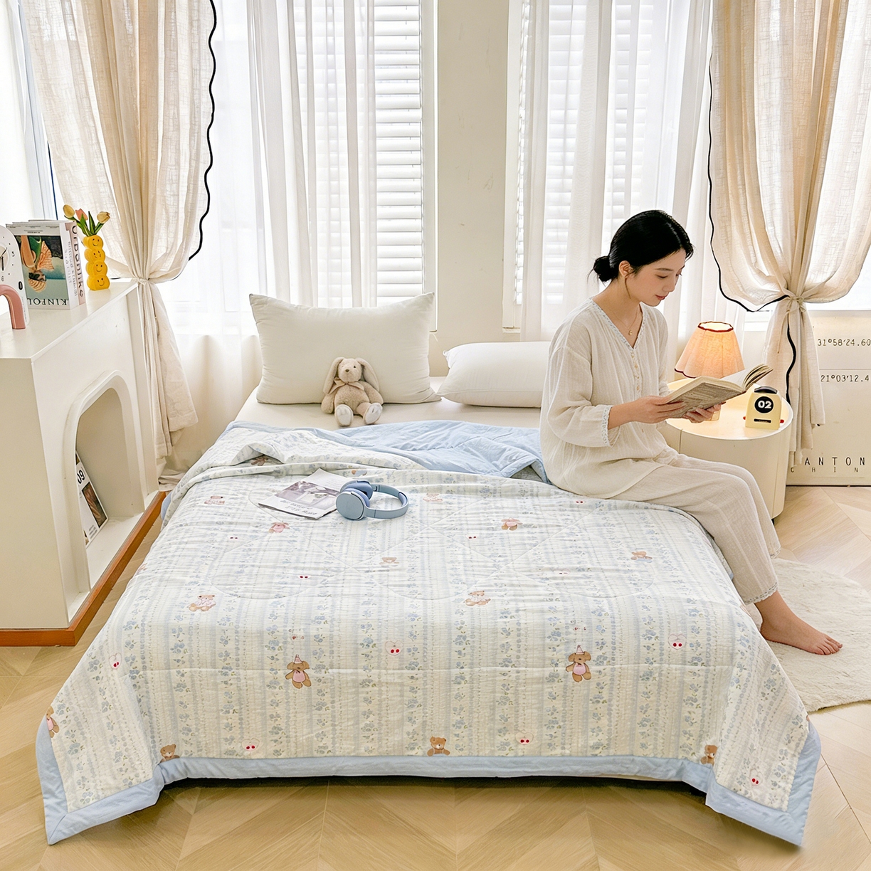 91家纺网 家纺一手货源 找家纺 魅图家纺 2026新款泡芙纱新疆棉花夏被 纯宅熊