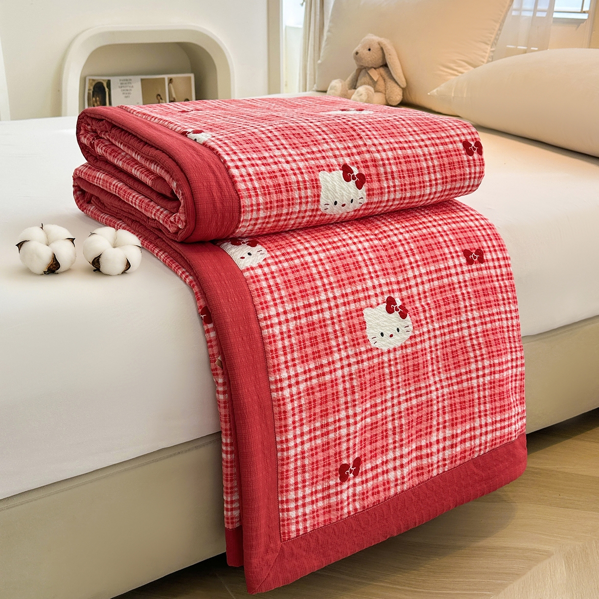 91家纺网 家纺一手货源 找家纺 魅图家纺 2026新款泡芙纱新疆棉花夏被 红格小猫