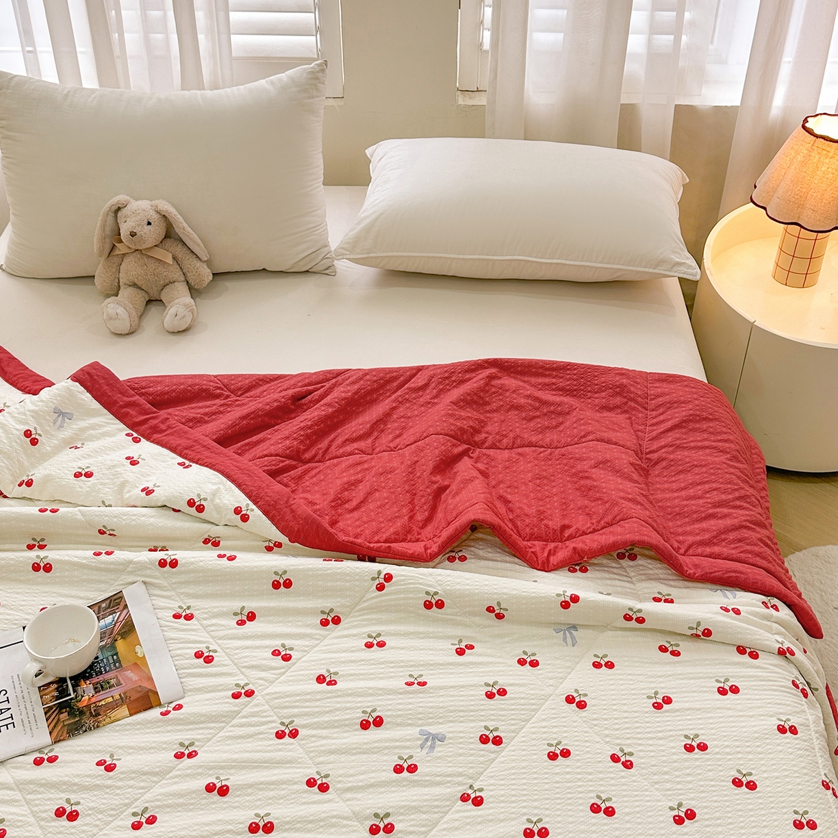 91家纺网 家纺一手货源 找家纺 魅图家纺 2026新款泡芙纱新疆棉花夏被 樱桃笔记