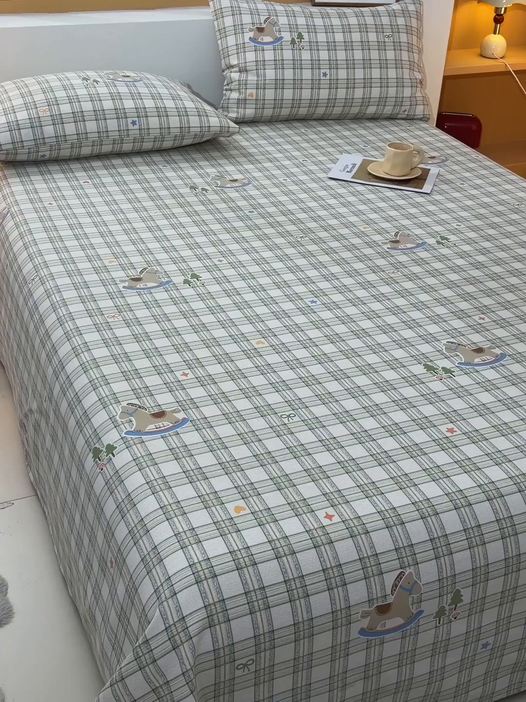 91家纺网 家纺一手货源 找家纺 曼尼 2026新款亲肤舒适原棉老粗布床单凉席三件套 摇摇马