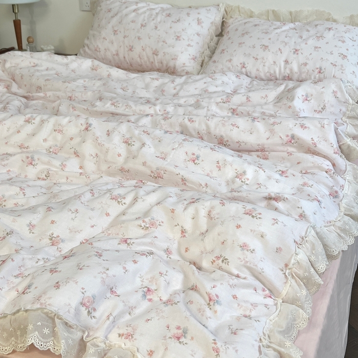 91家纺网 家纺一手货源 找家纺 荣轩家居 2026新款韩式浪漫花边工艺款全棉纯棉双层纱四件套（铺床版）雾粉蔷薇