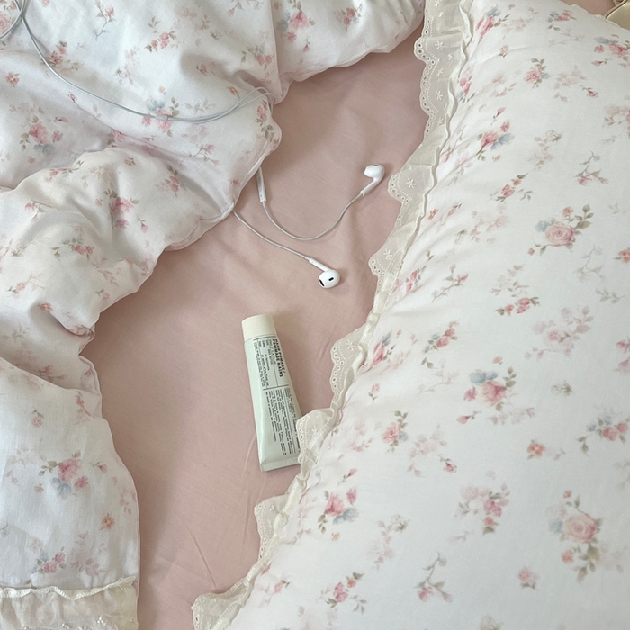 91家纺网 家纺一手货源 找家纺 荣轩家居 2026新款韩式浪漫花边工艺款全棉纯棉双层纱四件套（铺床版）雾粉蔷薇