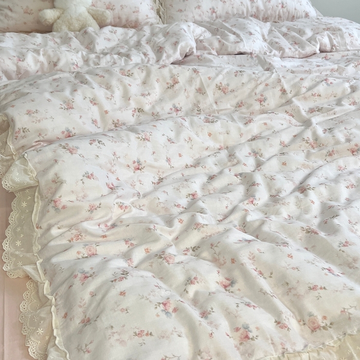 91家纺网 家纺一手货源 找家纺 荣轩家居 2026新款韩式浪漫花边工艺款全棉纯棉双层纱四件套（铺床版）雾粉蔷薇