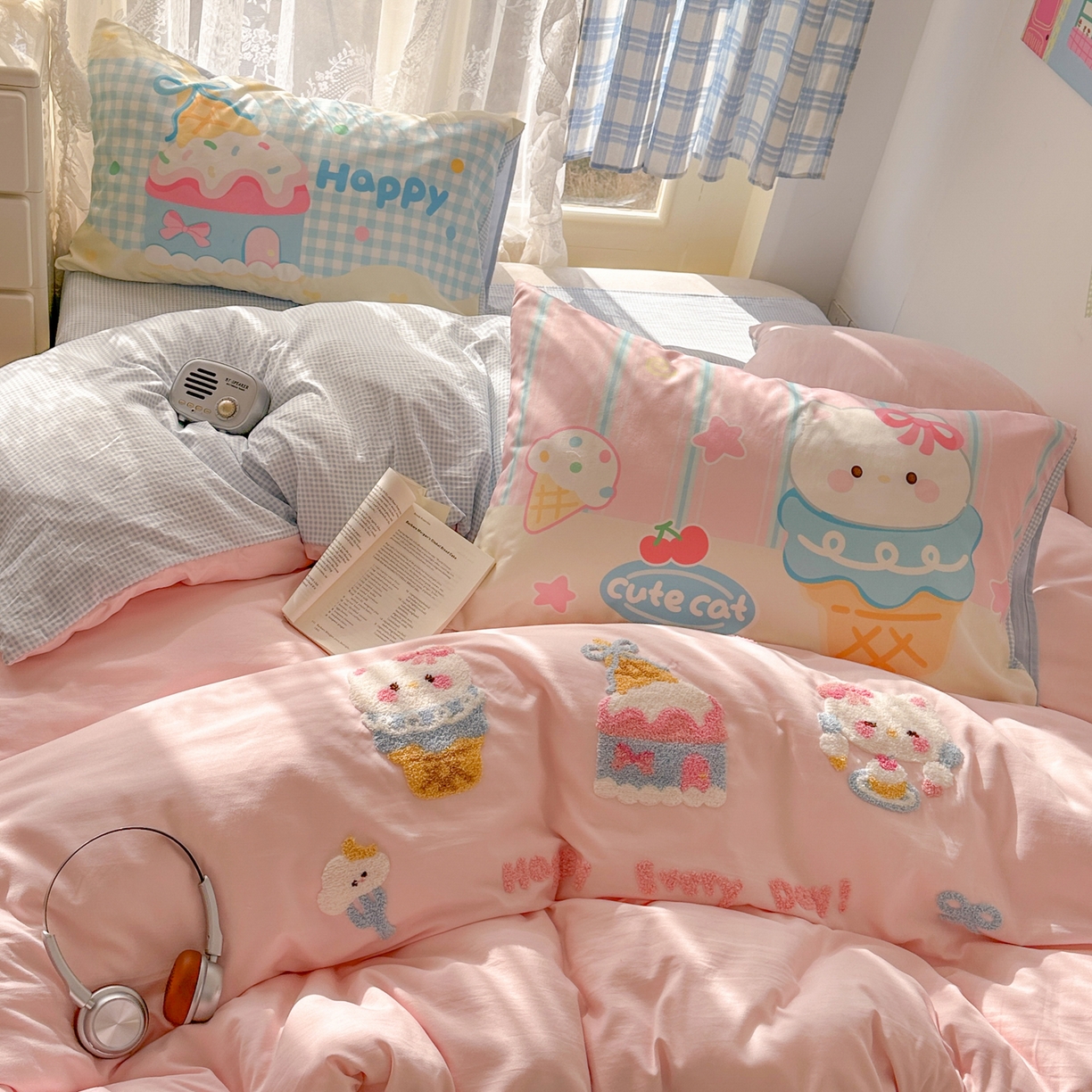 91家纺网 家纺一手货源 找家纺 沐慕 2026新款加厚款水洗棉云朵棉大版立体毛巾绣四件套 蛋糕kt