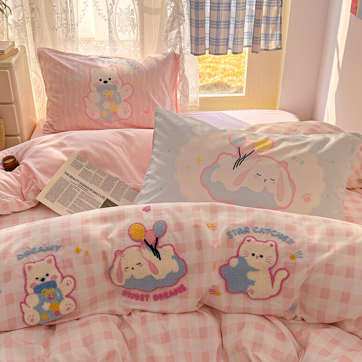 91家纺网 家纺一手货源 找家纺 沐慕 2026新款加厚款水洗棉云朵棉大版立体毛巾绣四件套 甜梦云朵趴