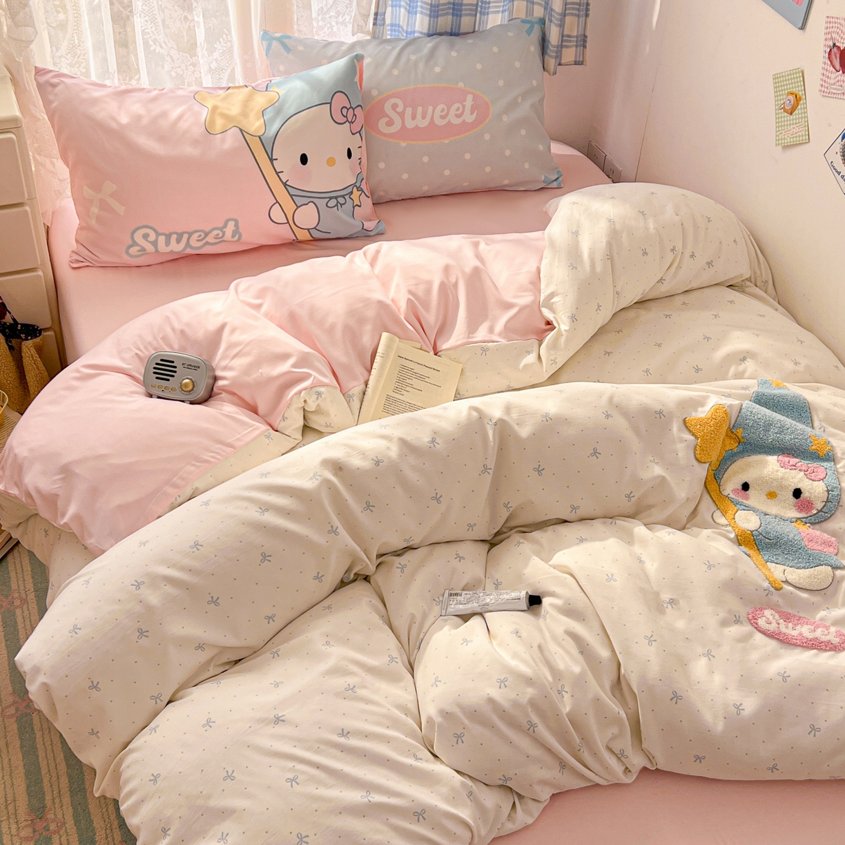 91家纺网 家纺一手货源 找家纺 沐慕 2026新款加厚款水洗棉云朵棉大版立体毛巾绣四件套 魔法喵