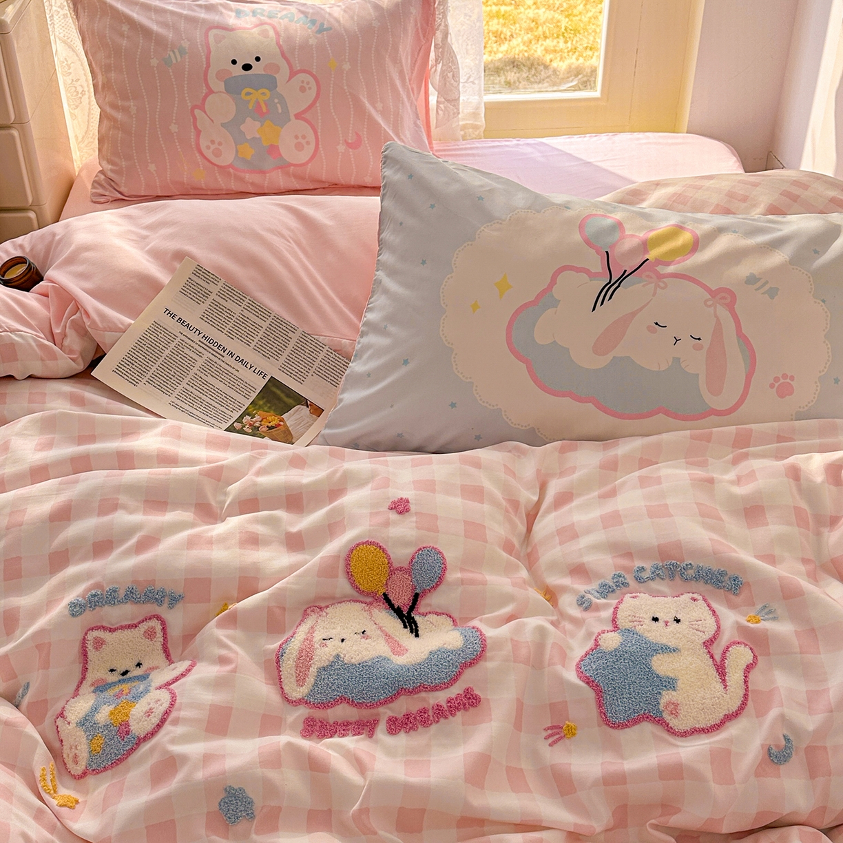 91家纺网 家纺一手货源 找家纺 沐慕 2026新款加厚款水洗棉云朵棉大版立体毛巾绣四件套 甜梦云朵趴