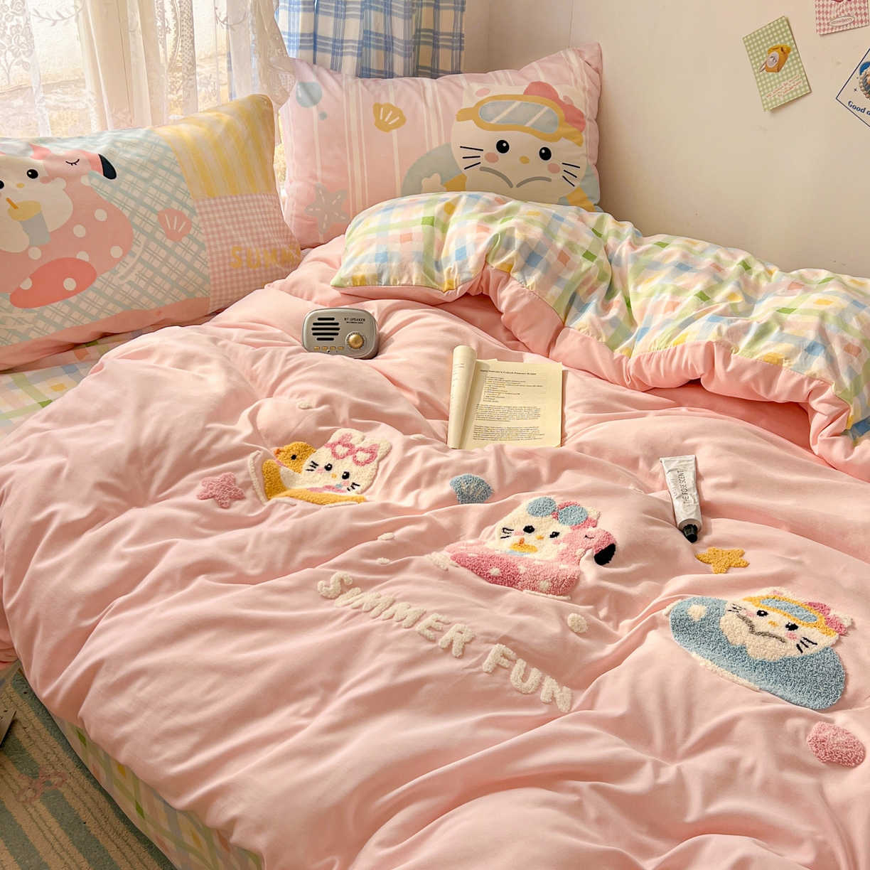 91家纺网 家纺一手货源 找家纺 沐慕 2026新款加厚款水洗棉云朵棉大版立体毛巾绣四件套 夏日喵星