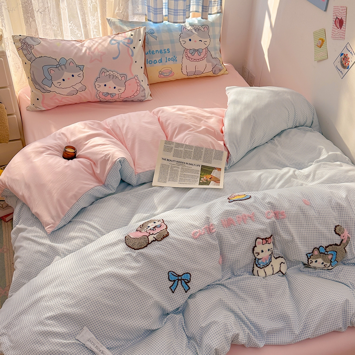 91家纺网 家纺一手货源 找家纺 沐慕 2026新款加厚款水洗棉云朵棉大版立体毛巾绣四件套 猫咪日记