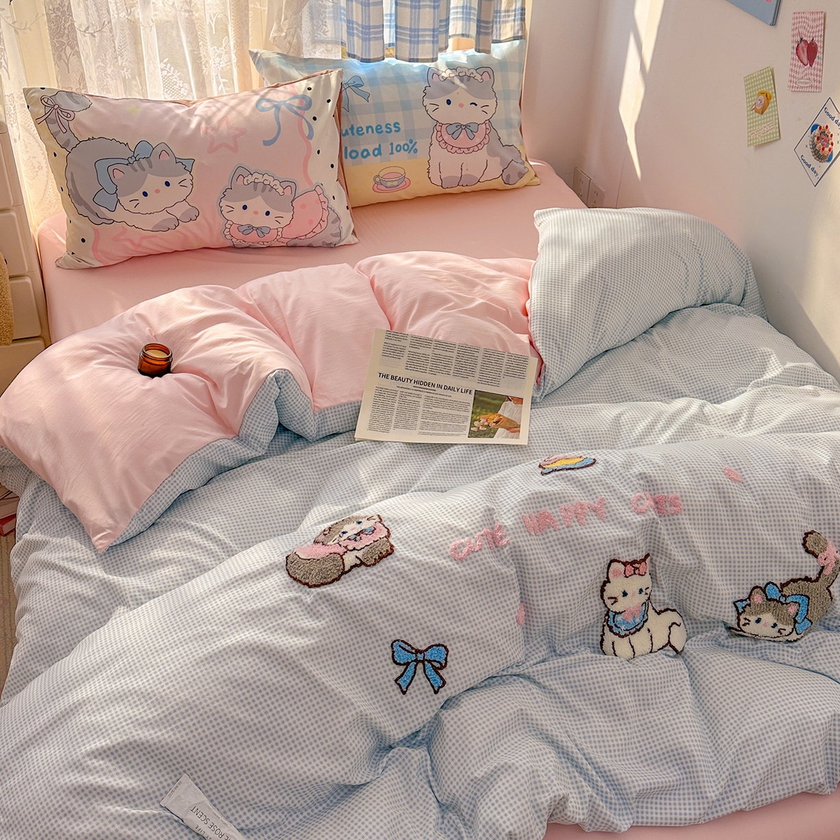 91家纺网 家纺一手货源 找家纺 沐慕 2026新款加厚款水洗棉云朵棉大版立体毛巾绣四件套 猫咪日记