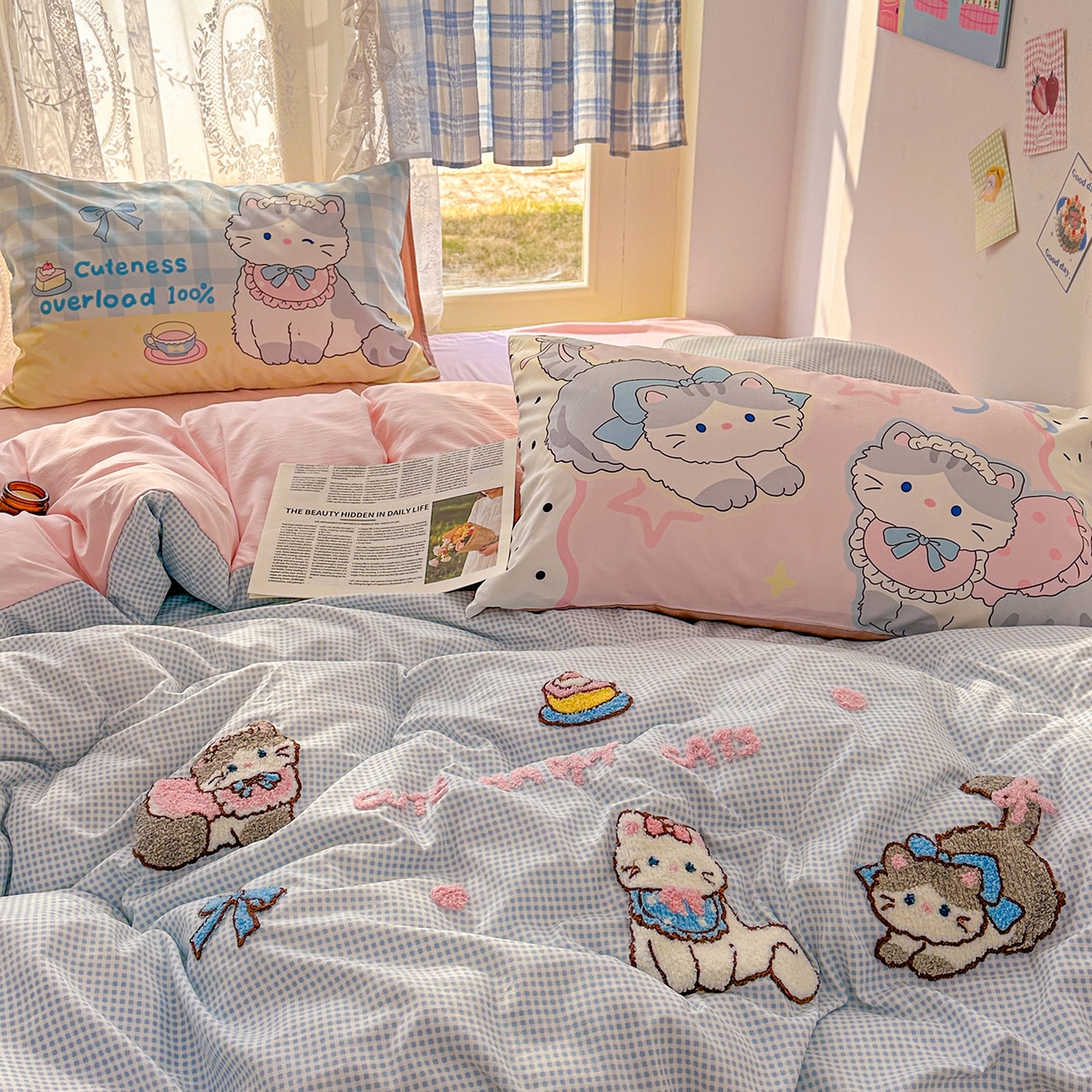 91家纺网 家纺一手货源 找家纺 沐慕 2026新款加厚款水洗棉云朵棉大版立体毛巾绣四件套 猫咪日记