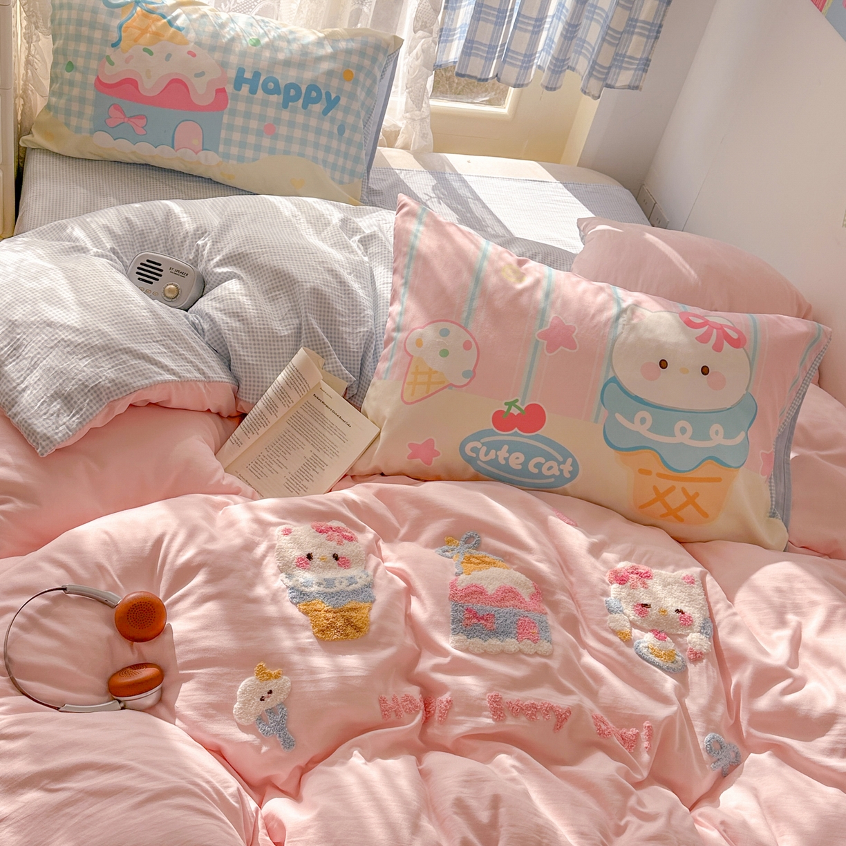 91家纺网 家纺一手货源 找家纺 沐慕 2026新款加厚款水洗棉云朵棉大版立体毛巾绣四件套 蛋糕kt