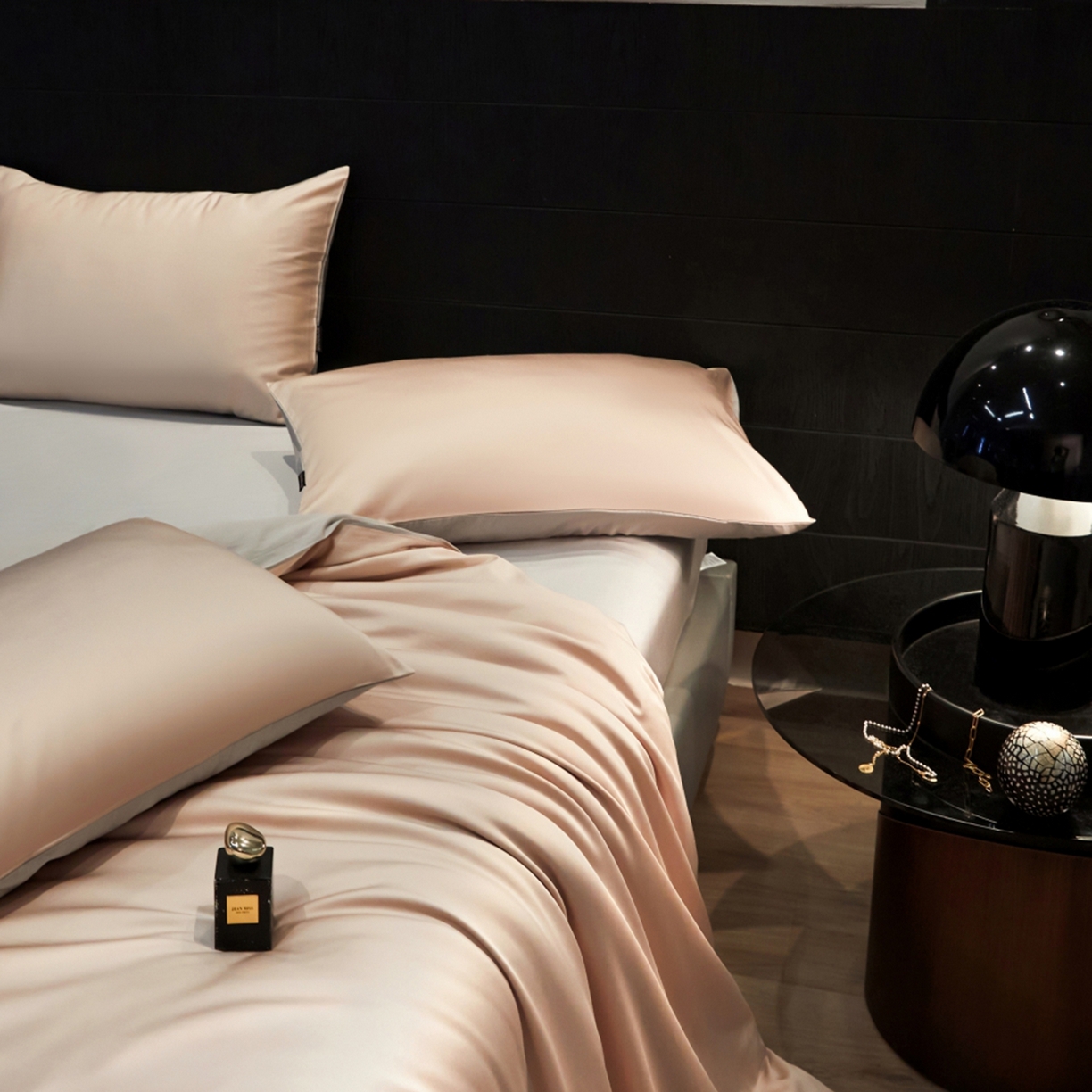 91家纺网 家纺一手货源 找家纺 秀色家纺 2026新款100Pro+高级感轻奢天丝四件套长绒棉新疆纯色双拼凉感夏季裸睡4件 Air天丝棉-桃灰粉+幻影灰