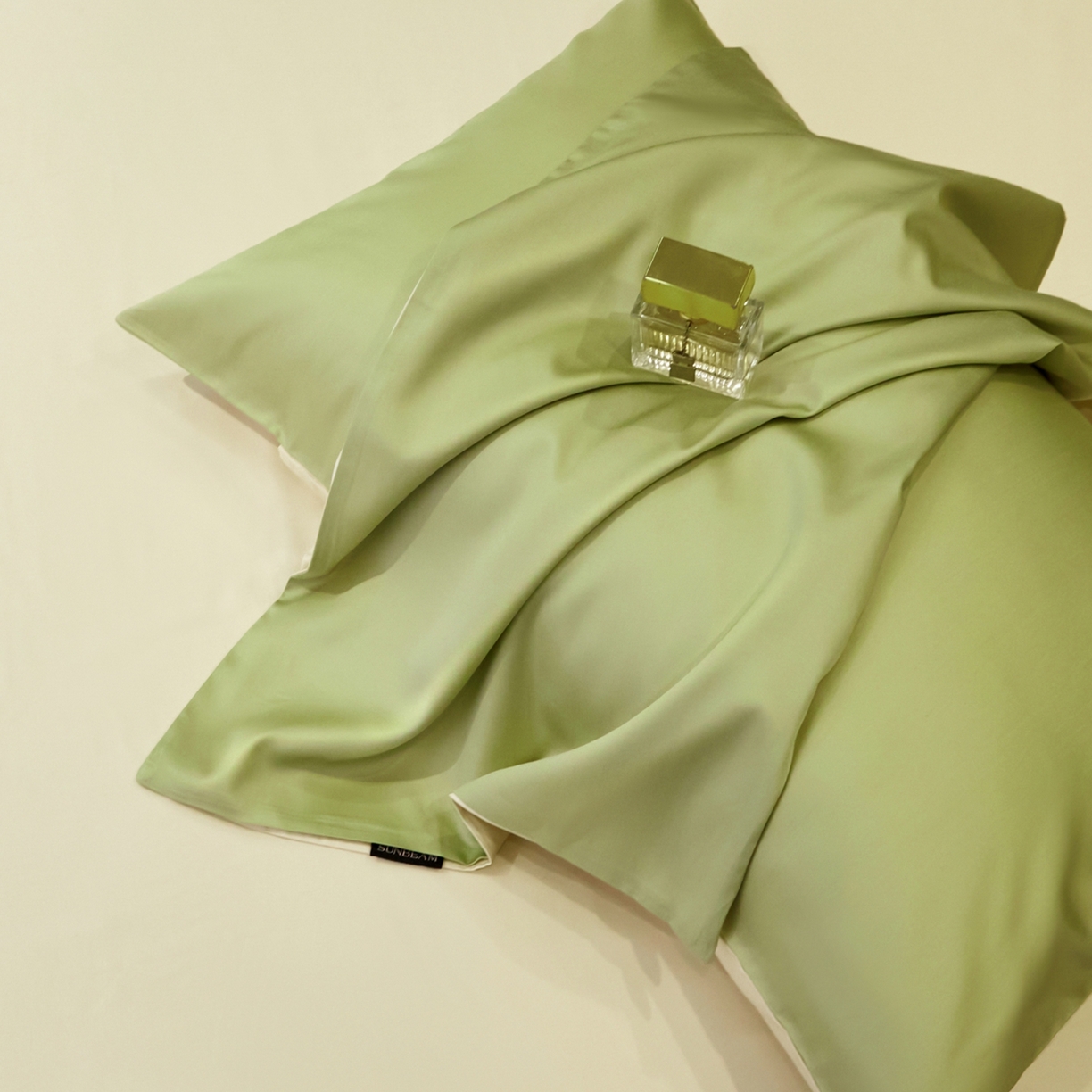 91家纺网 家纺一手货源 找家纺 秀色家纺 2026新款100Pro+高级感轻奢天丝四件套长绒棉新疆纯色双拼凉感夏季裸睡4件 Air天丝棉-抹茶奶白