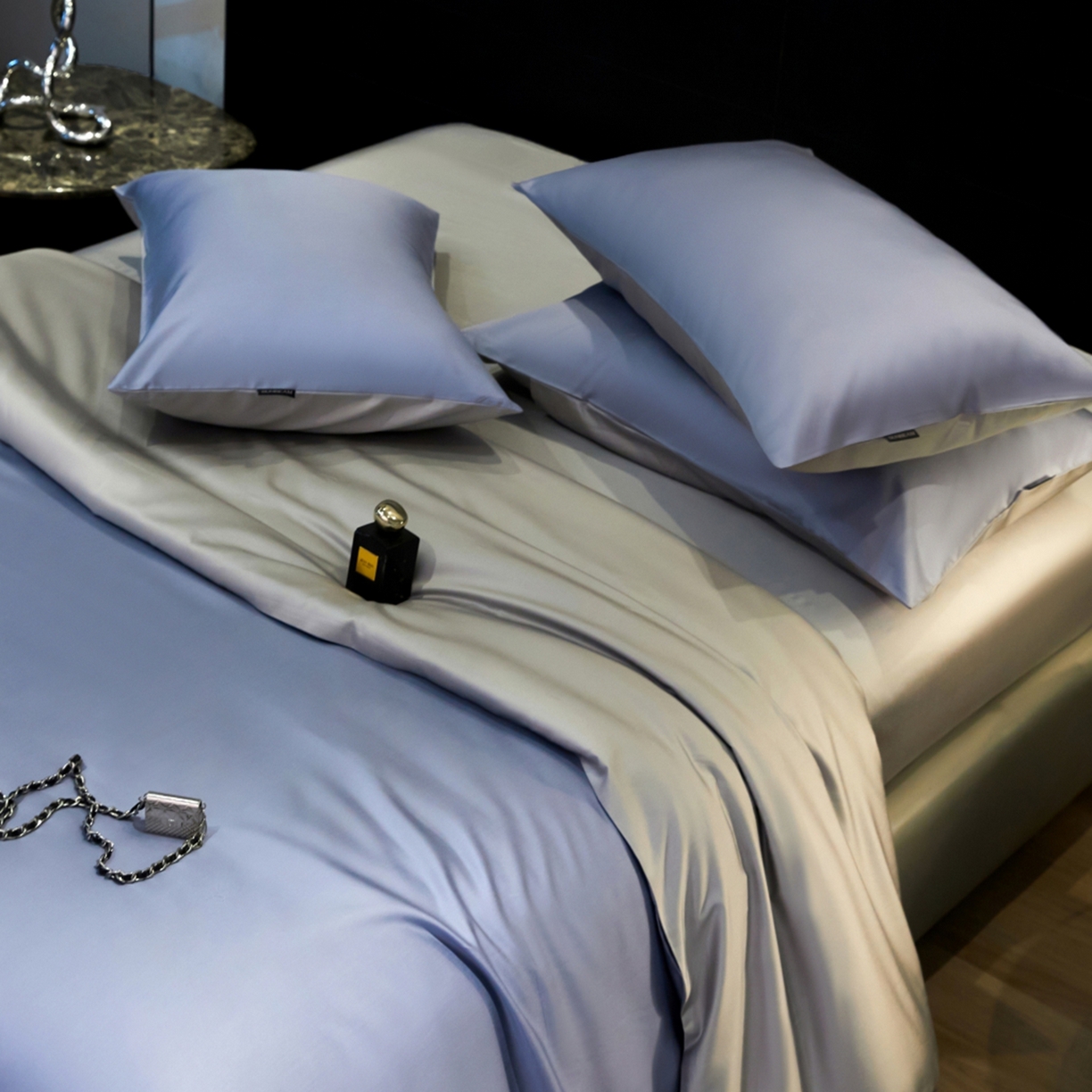 91家纺网 家纺一手货源 找家纺 秀色家纺 2026新款100Pro+高级感轻奢天丝四件套长绒棉新疆纯色双拼凉感夏季裸睡4件 Air天丝棉-星雾蓝+幻影灰