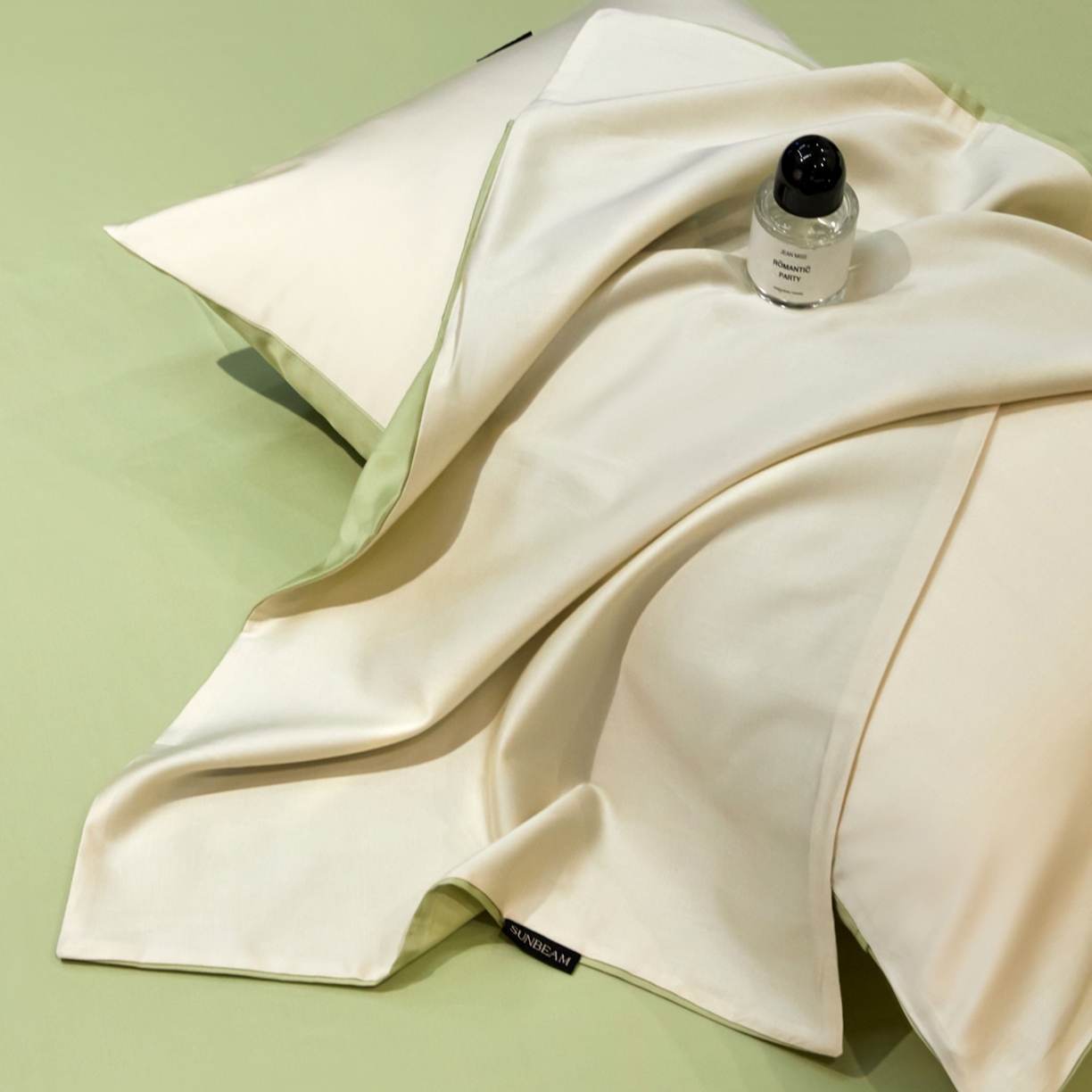 91家纺网 家纺一手货源 找家纺 秀色家纺 2026新款100Pro+高级感轻奢天丝四件套长绒棉新疆纯色双拼凉感夏季裸睡4件 Air天丝棉-奶白抹茶