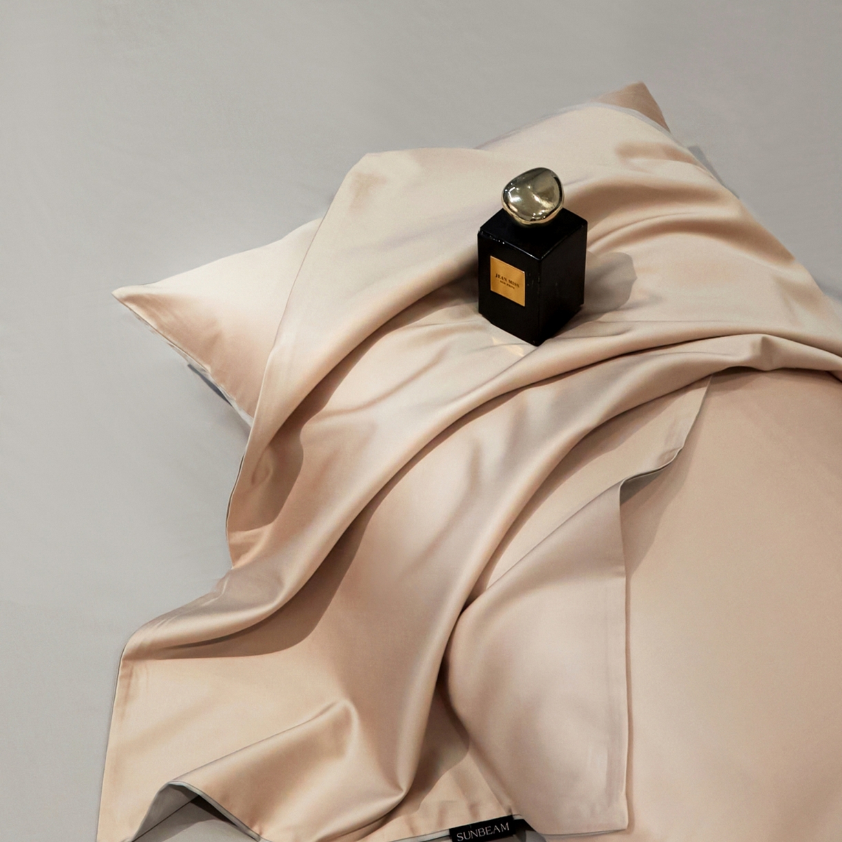 91家纺网 家纺一手货源 找家纺 秀色家纺 2026新款100Pro+高级感轻奢天丝四件套长绒棉新疆纯色双拼凉感夏季裸睡4件 Air天丝棉-桃灰粉+幻影灰