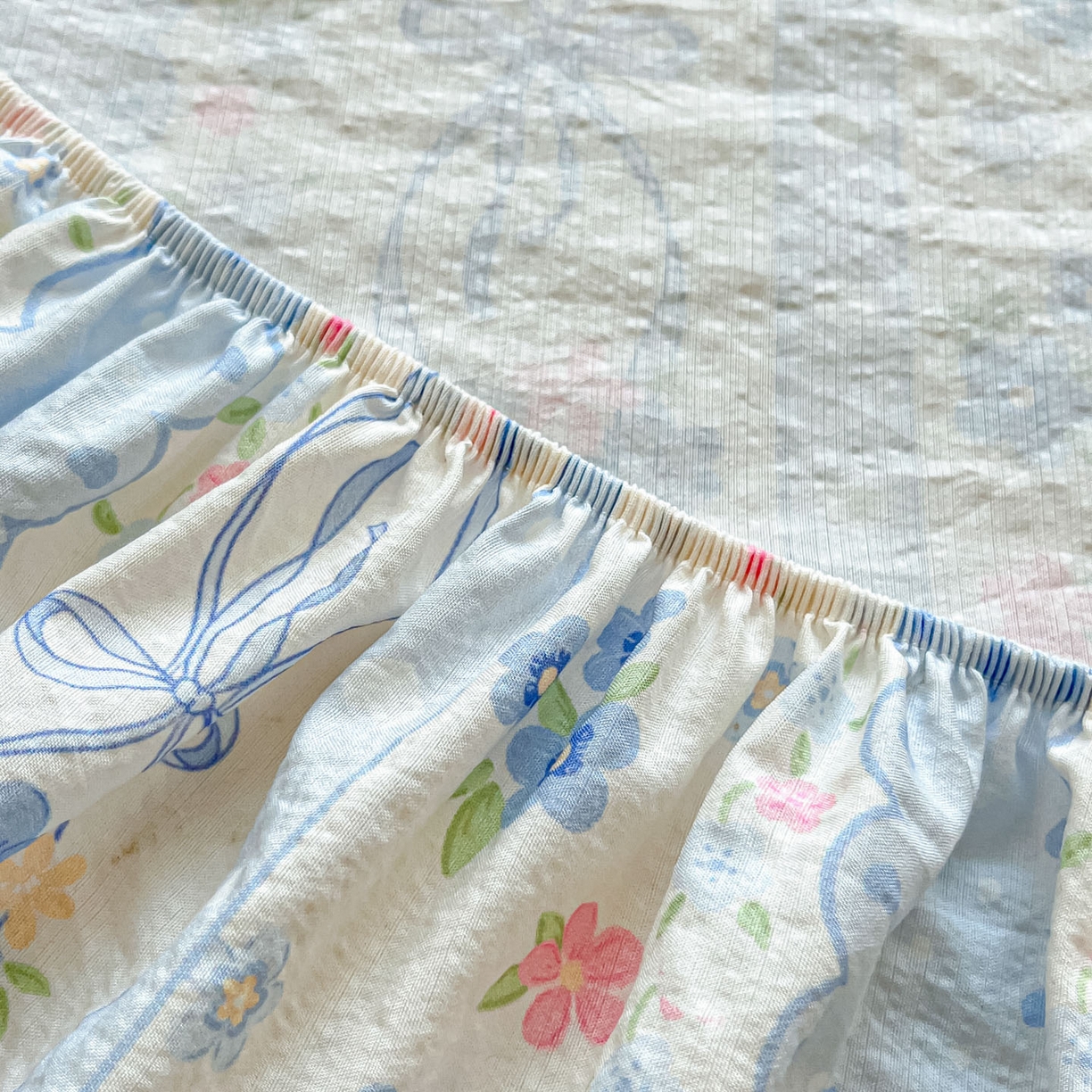 91家纺网 家纺一手货源 找家纺 川悦生活 2026春夏新款双层纱皱皱纱单床笠床笠单件 床笠花艺喵喵