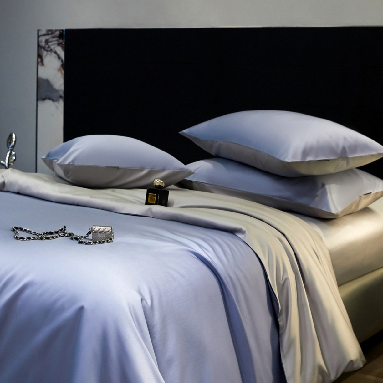 91家纺网 家纺一手货源 找家纺 秀色家纺 2026新款100Pro+高级感轻奢天丝四件套长绒棉新疆纯色双拼凉感夏季裸睡4件 Air天丝棉-星雾蓝+幻影灰