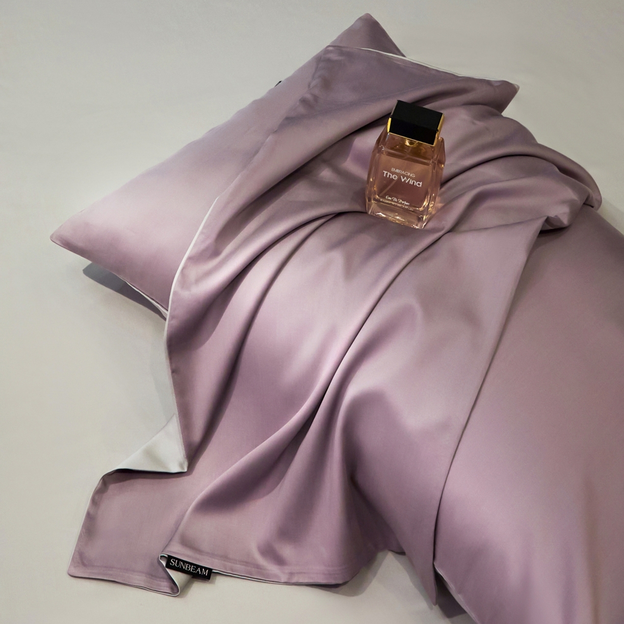 91家纺网 家纺一手货源 找家纺 秀色家纺 2026新款100Pro+高级感轻奢天丝四件套长绒棉新疆纯色双拼凉感夏季裸睡4件 Air天丝棉-迷雾紫+幻影灰