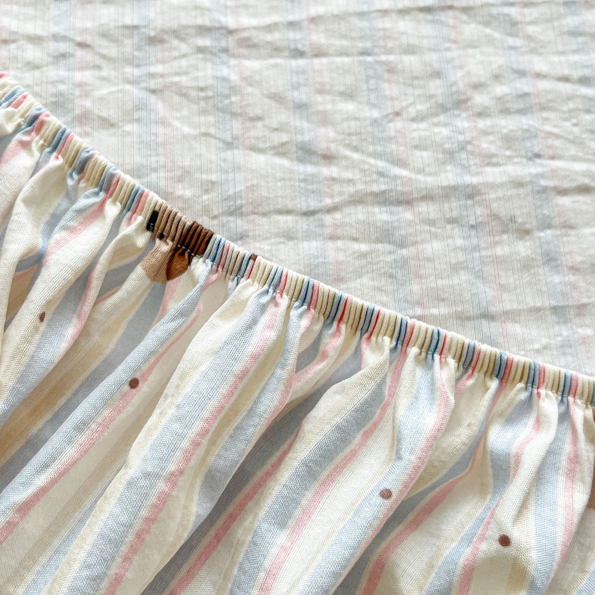 91家纺网 家纺一手货源 找家纺 川悦生活 2026春夏新款双层纱皱皱纱单床笠床笠单件 床笠腊肠甜心