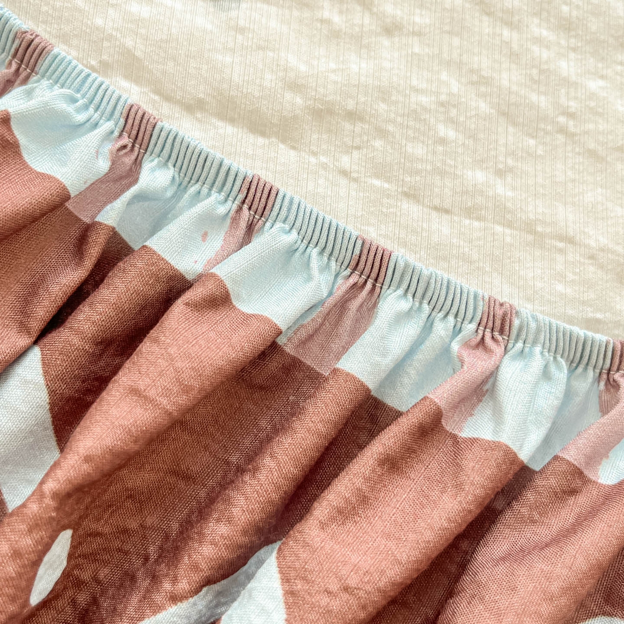 91家纺网 家纺一手货源 找家纺 川悦生活 2026春夏新款双层纱皱皱纱单床笠床笠单件 床笠巧克力乐园