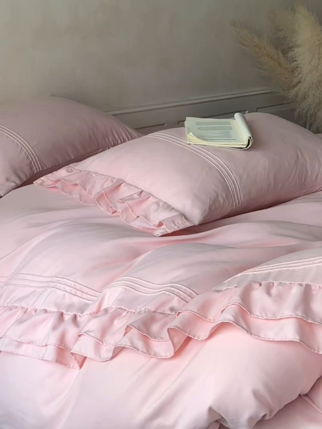 91家纺网 家纺一手货源 找家纺 苏源家居 2026新款亲肤棉磨毛双层荷叶边埋绳公主风四件套-洛莉 洛莉奶油粉