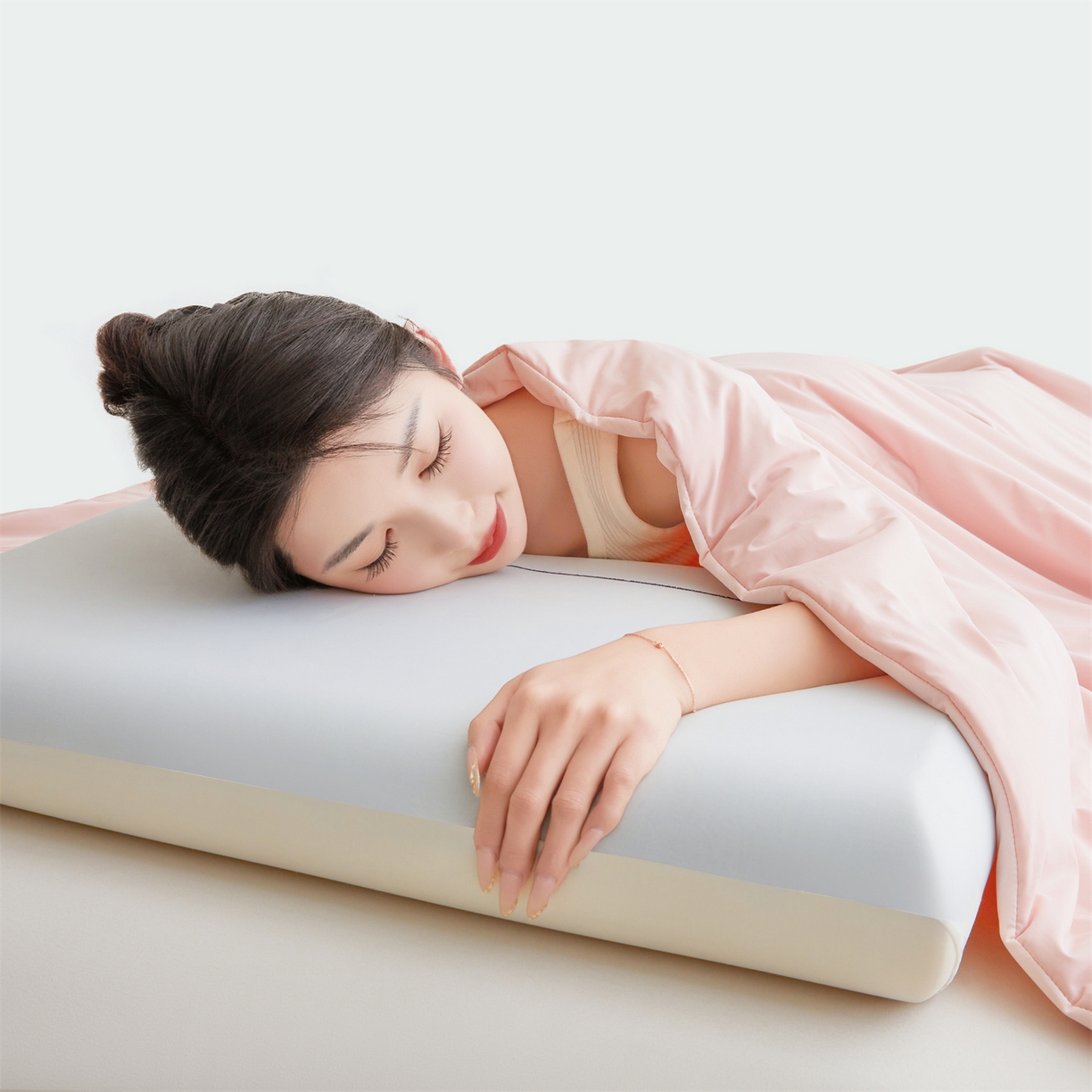 91家纺网 家纺一手货源 找家纺 仁凯家纺 2026新款双面凉感丝夏被凉感被子夏凉被空调被 冰柔粉