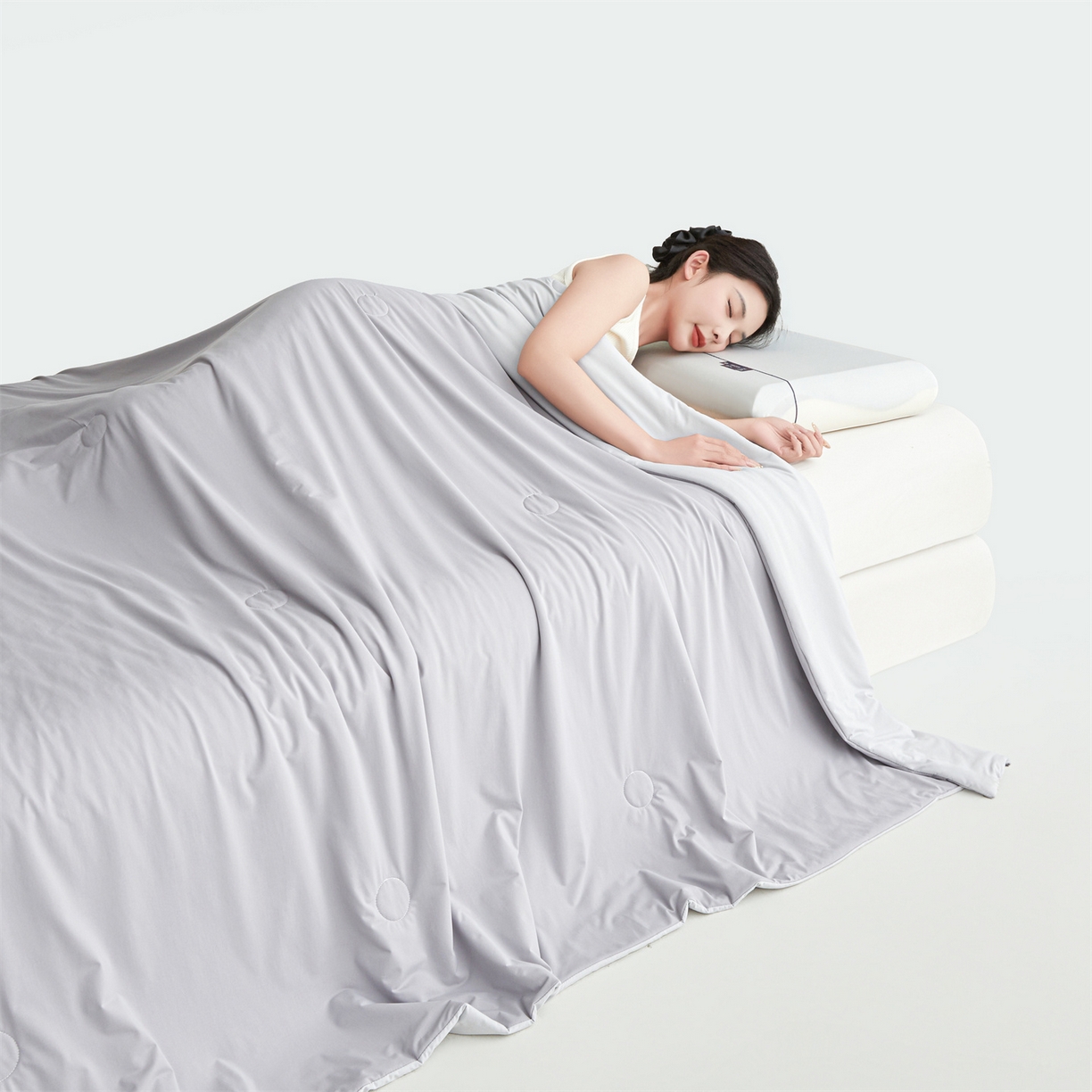 91家纺网 家纺一手货源 找家纺 仁凯家纺 2026新款双面凉感丝夏被凉感被子夏凉被空调被 雾松灰