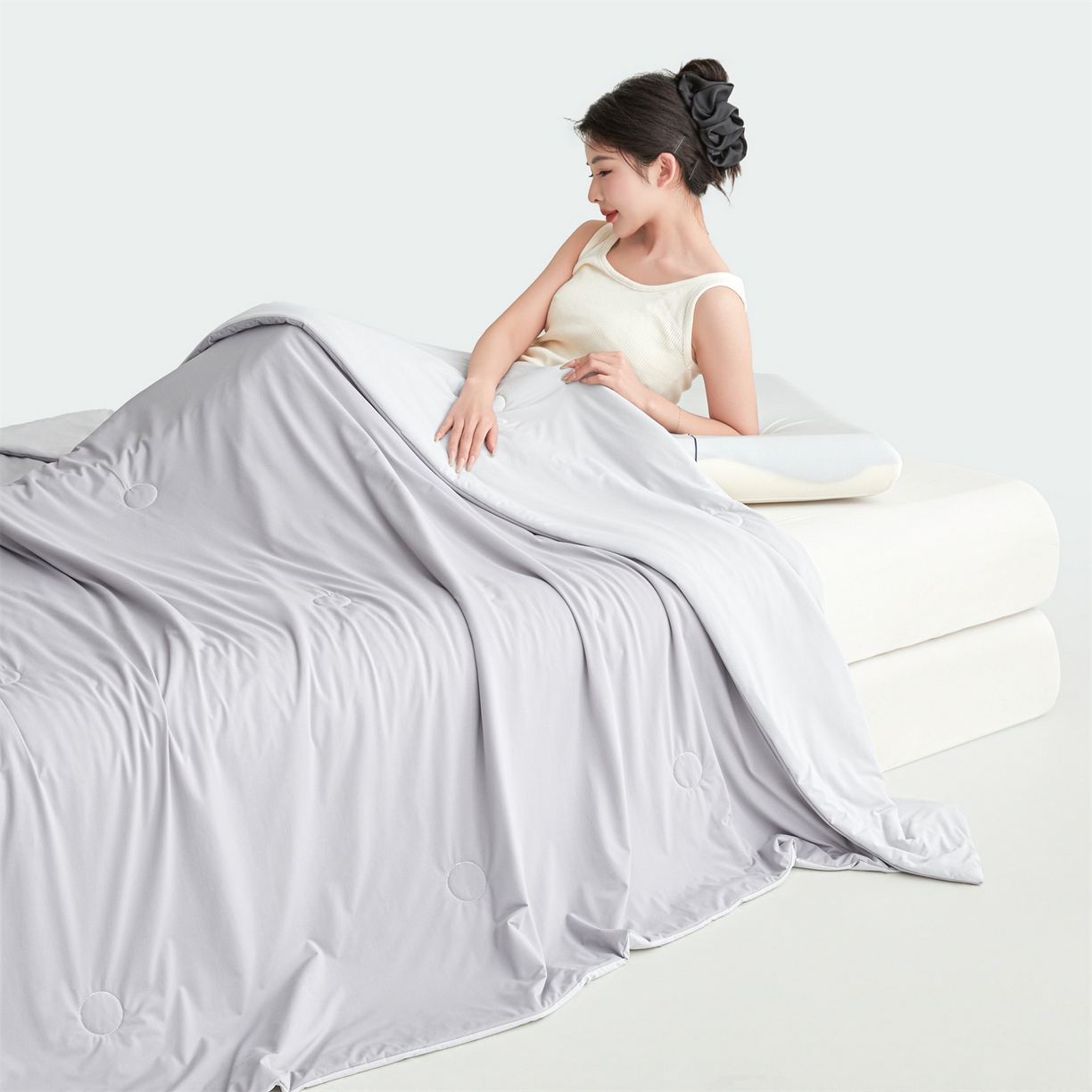 91家纺网 家纺一手货源 找家纺 仁凯家纺 2026新款双面凉感丝夏被凉感被子夏凉被空调被 雾松灰