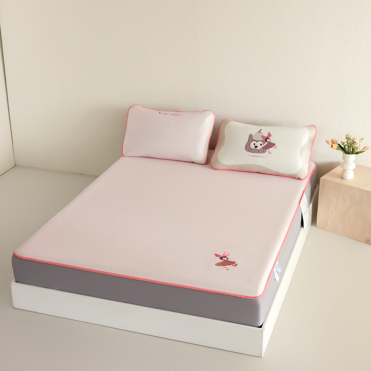 91家纺网 家纺一手货源 找家纺 禧禾 2026春夏新款A类600D数码冰丝席凉席席子-冰菓系列 蝴蝶女孩-床笠款