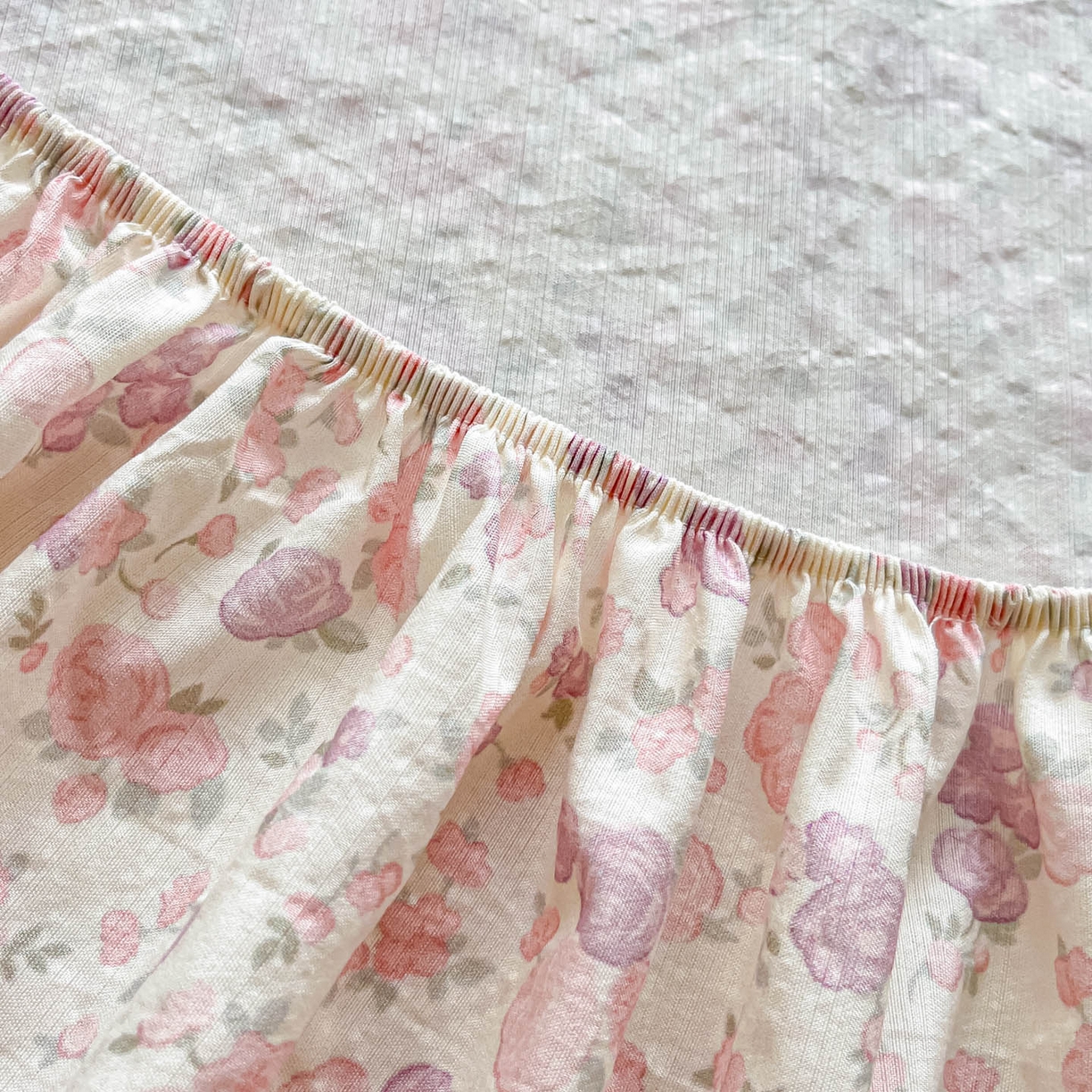 91家纺网 家纺一手货源 找家纺 川悦生活 2026春夏新款双层纱皱皱纱单床笠床笠单件 床笠香芋甜梦