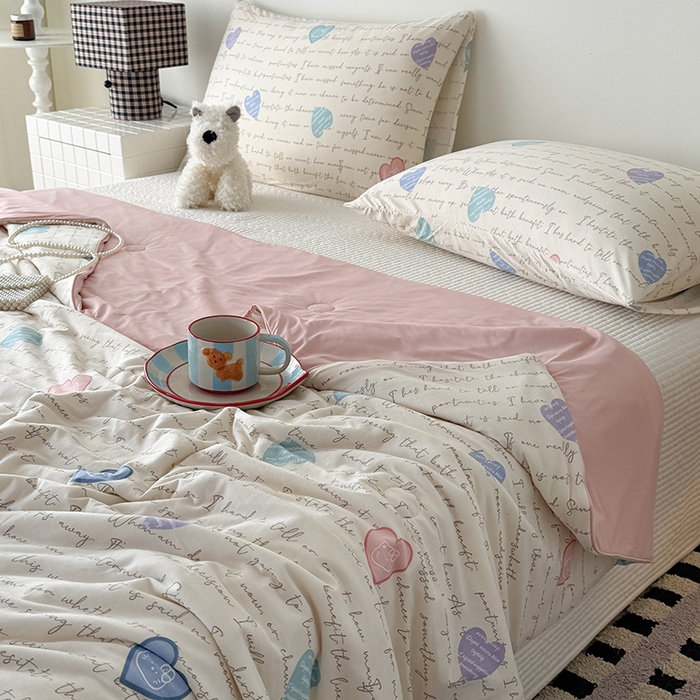 91家纺网 家纺一手货源 找家纺 HL原创 2026春夏新款针织棉小冰皮双感夏被夏凉被空调被 字母游戏