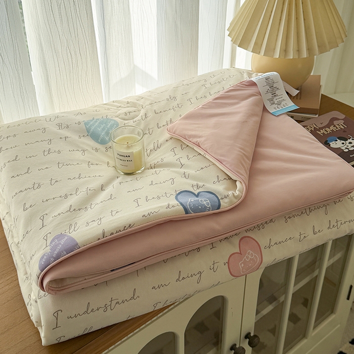 91家纺网 家纺一手货源 找家纺 HL原创 2026春夏新款针织棉小冰皮双感夏被夏凉被空调被 字母游戏