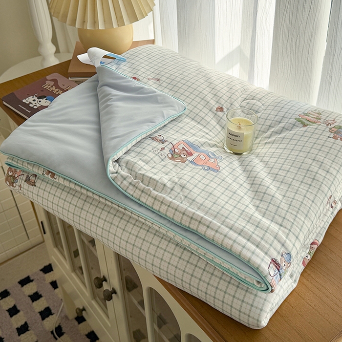 91家纺网 家纺一手货源 找家纺 HL原创 2026春夏新款针织棉小冰皮双感夏被夏凉被空调被 田字格小熊