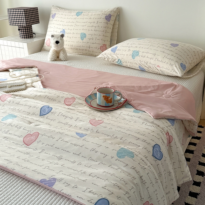 91家纺网 家纺一手货源 找家纺 HL原创 2026春夏新款针织棉小冰皮双感夏被夏凉被空调被 字母游戏