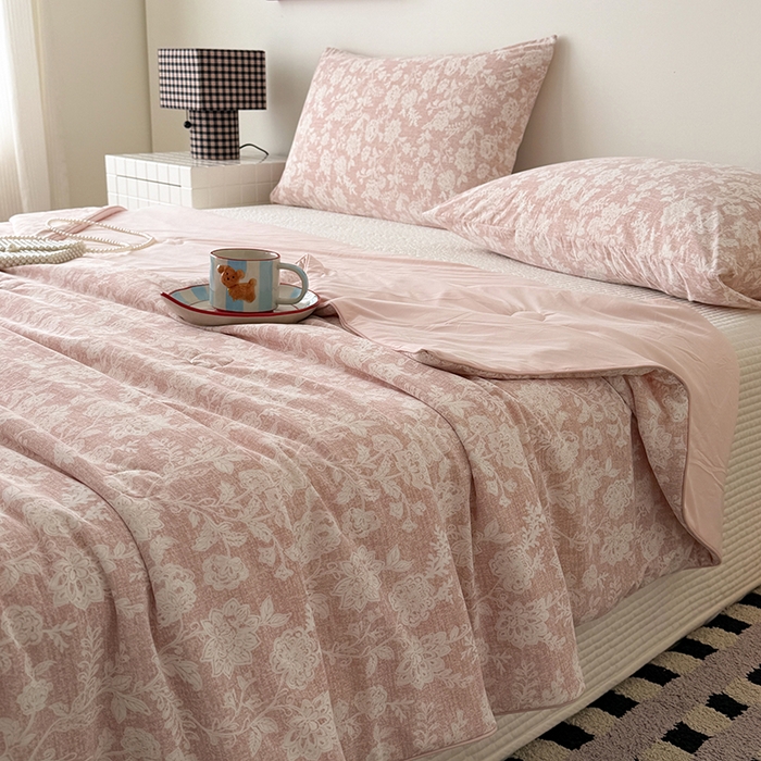 91家纺网 家纺一手货源 找家纺 HL原创 2026春夏新款双面小冰皮夏被夏凉被空调被 南法假日-粉