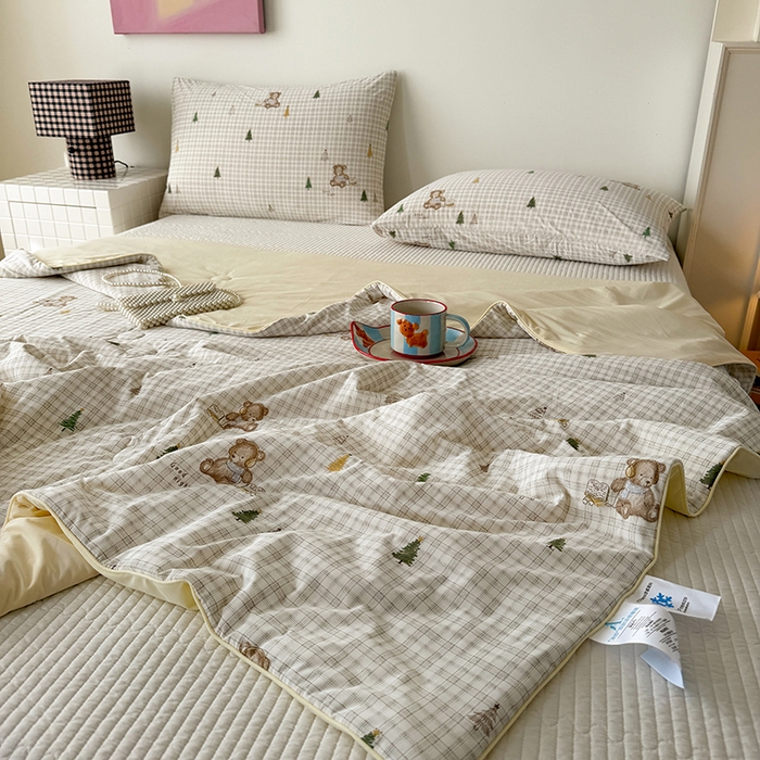 91家纺网 家纺一手货源 找家纺 HL原创 2026春夏新款双面小冰皮夏被夏凉被空调被 绿荫小熊