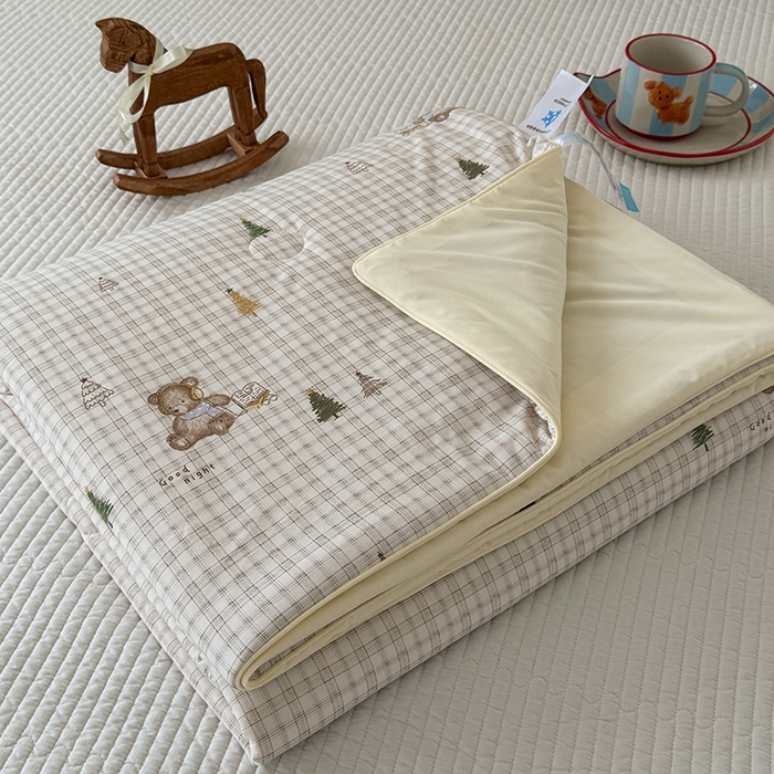 91家纺网 家纺一手货源 找家纺 HL原创 2026春夏新款双面小冰皮夏被夏凉被空调被 绿荫小熊