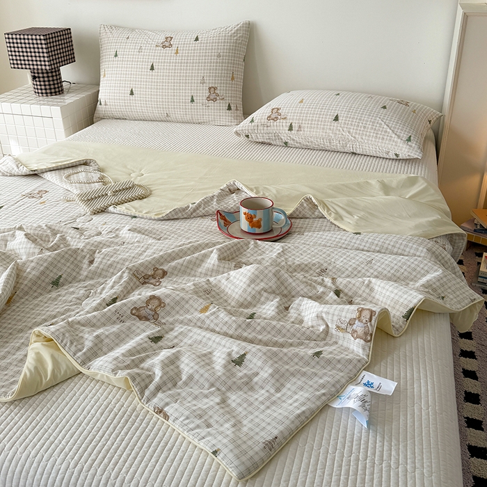 91家纺网 家纺一手货源 找家纺 HL原创 2026春夏新款双面小冰皮夏被夏凉被空调被 绿荫小熊