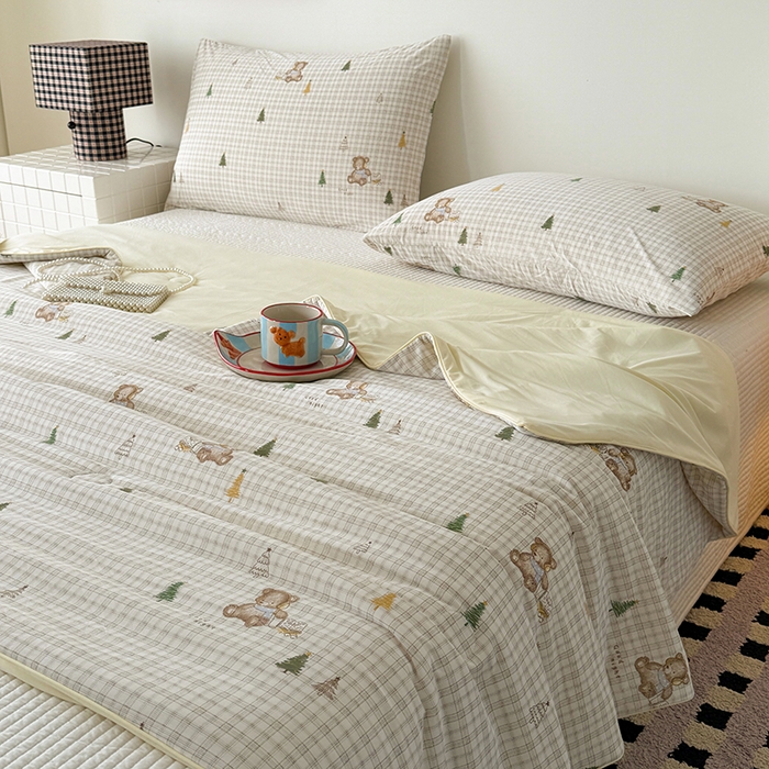 91家纺网 家纺一手货源 找家纺 HL原创 2026春夏新款双面小冰皮夏被夏凉被空调被 绿荫小熊