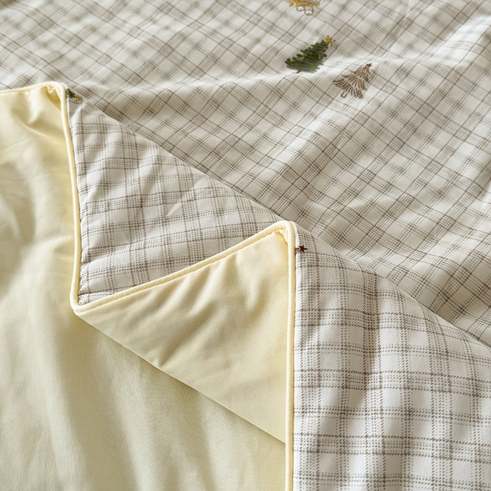 91家纺网 家纺一手货源 找家纺 HL原创 2026春夏新款双面小冰皮夏被夏凉被空调被 绿荫小熊