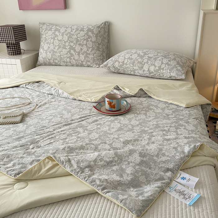 91家纺网 家纺一手货源 找家纺 HL原创 2026春夏新款双面小冰皮夏被夏凉被空调被 南法假日-绿