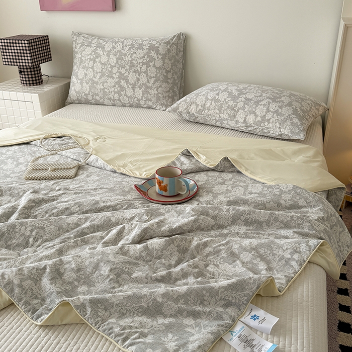 91家纺网 家纺一手货源 找家纺 HL原创 2026春夏新款双面小冰皮夏被夏凉被空调被 南法假日-绿