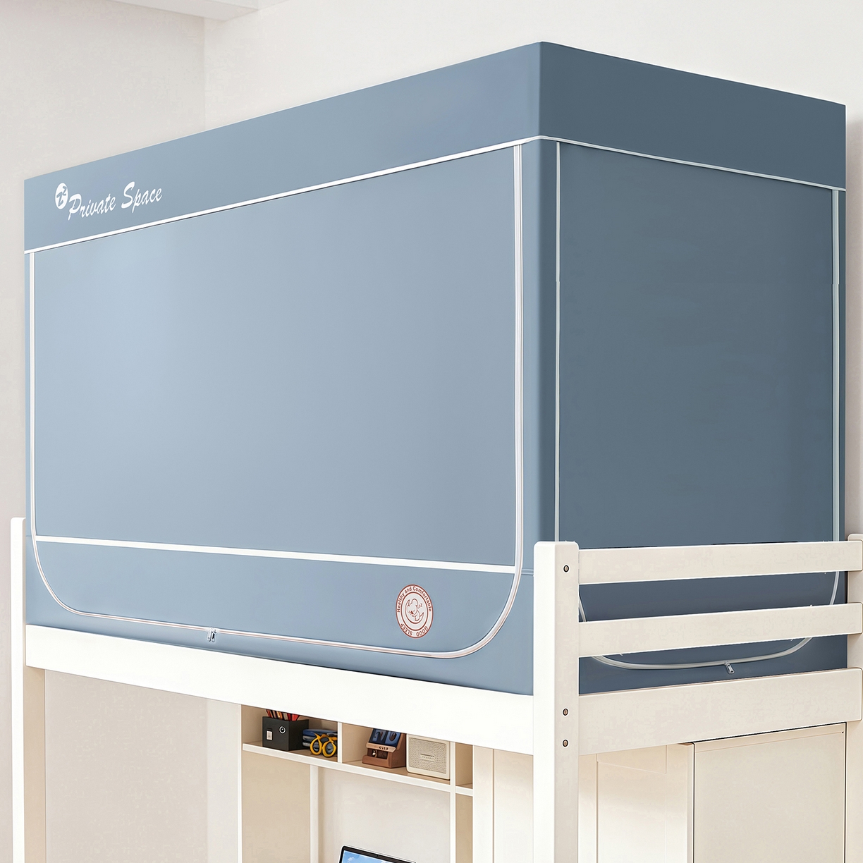 91家纺网 家纺一手货源 找家纺 （总）壹和 2026新款纯物理无涂层无覆膜款遮光防蚊学生坐床蚊帐（场景二）